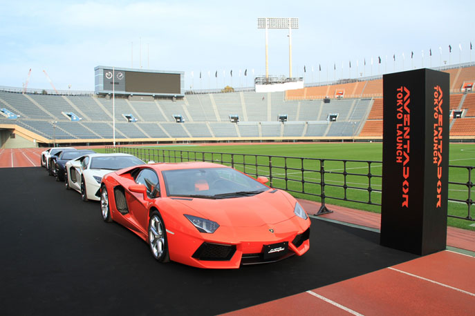 Spectacular event for the launch of the Lamborghini Aventador LP 700-4 in  Japan | Extra