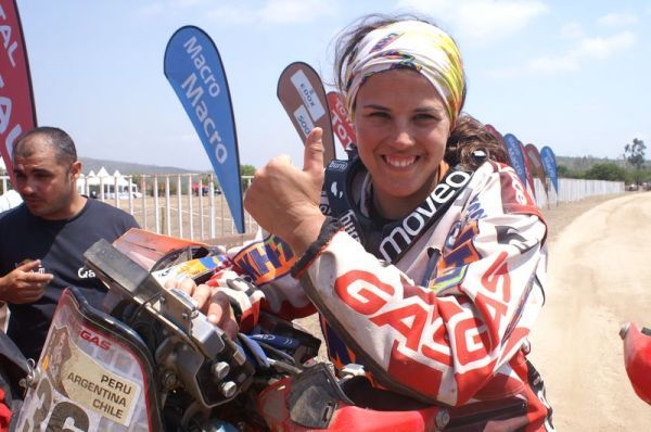 Pôvabná španielska motocyklistka Laia Sanz (GAS-GAS) sa po tretíkrát za sebou stala na Rallye Dakar kráľovnou jednej stopy;