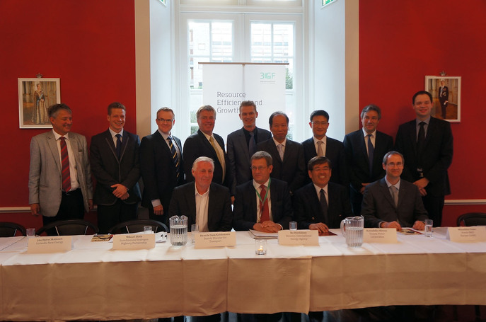 17875-honda-sign-mou-on-market-introduction-of-fuel-cell-vehicles-in-nordic-countries.jpg