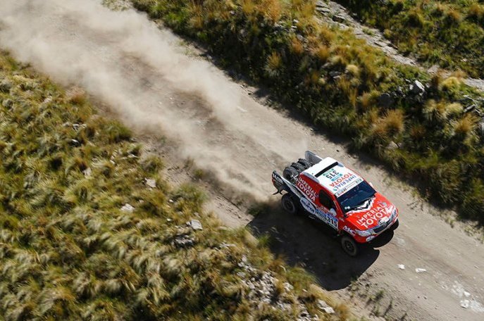 Bernhard Ten Brinke z Holandska (Toyota) drží priebežné 3. miesto;Bernhard Ten Brinke z Holandska (Toyota);www.dakar.com