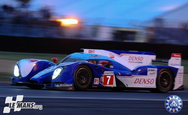 2012-24-heures-du-mans-7-toyota-racing-lm-p1-jpn-toyota-ts-030-hybrid-hybri-1224a-fna-6676-n.jpg