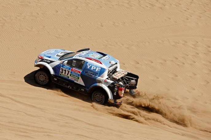 Ford Ranger argentínskej posádky Villagra/Memi je vo výsledkovej listine na 42. mieste;www.dakar.com