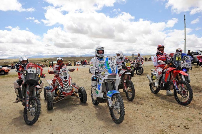 Foto: www.dakar.com;Český motocyklista David Pabiška so strojom KTM (štartové číslo 39) na štarte siedmej etapy;