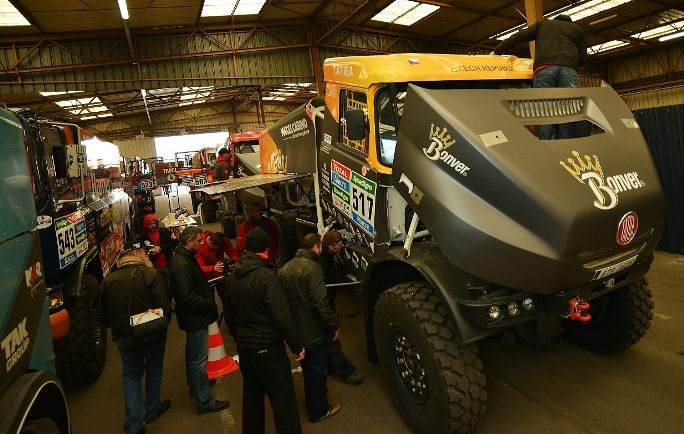 V tatrovke Bonver Dakar Project Teamu sa objaví Jaroslav Miškolci;www.tatra-dakar.cz