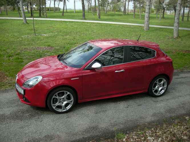 alfa-giulietta-t4551g.jpg