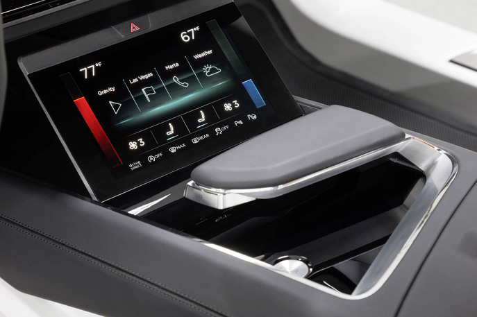 audi-e-tron-quattro-concept-display-2.jpg