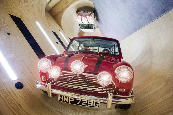 auto-trader-mini-tunnel3.jpg