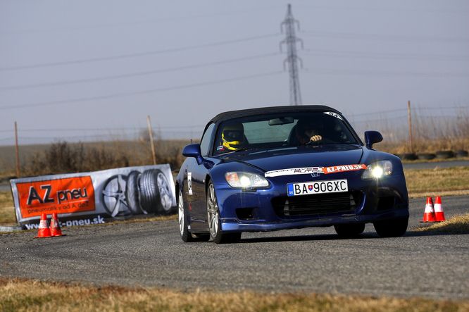 az-pneu-autoslalom-2011-sportoveautask-04.jpg