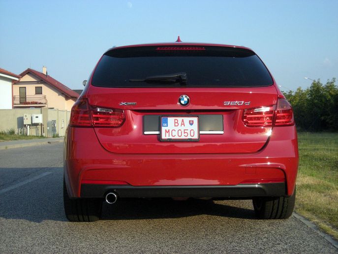 bmw-320d-x8303g.jpg