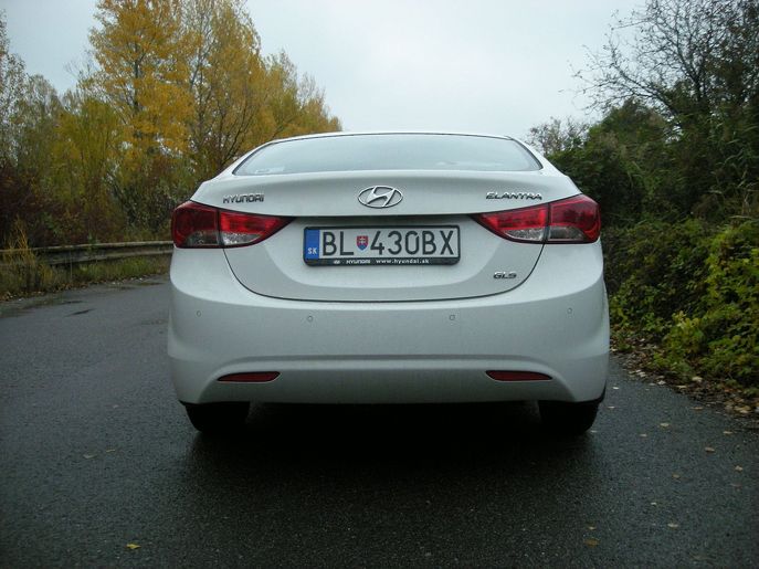 hy-elantra5812g.jpg