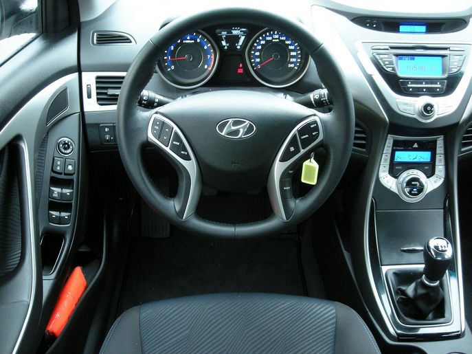 hy-elantra5819g.jpg