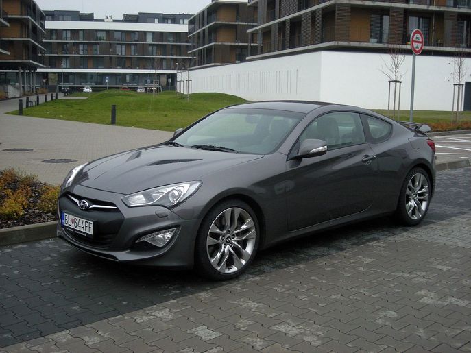 hyu-genesis-coupe-8728g.jpg