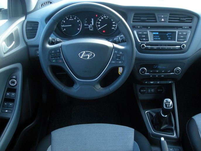 hyundai-i20-9956g.jpg