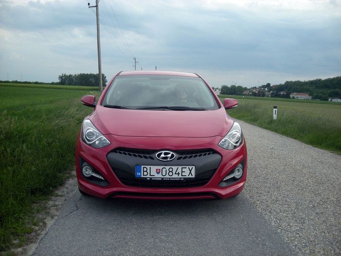 hyundai-i30-3d8044g.jpg