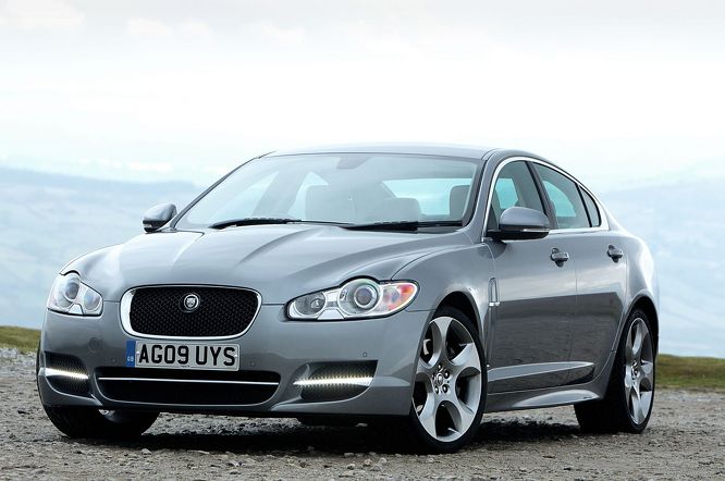 jaguar-xf-d-s-11my-001g.jpg