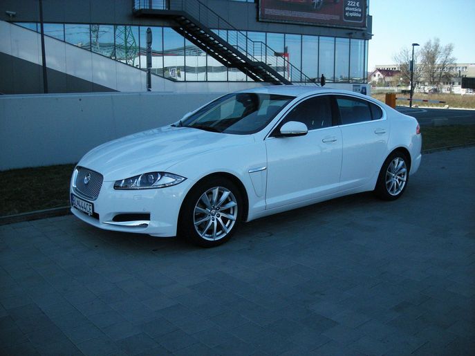 jaguar-xf6323g.jpg