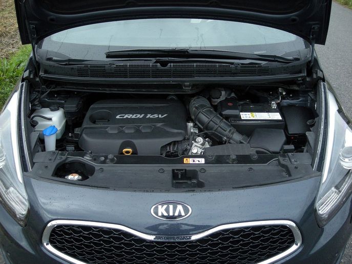 kia-carens-8543g.jpg