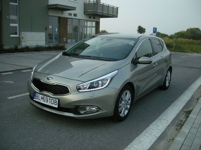 kia-ceed-crdi-7075g.jpg