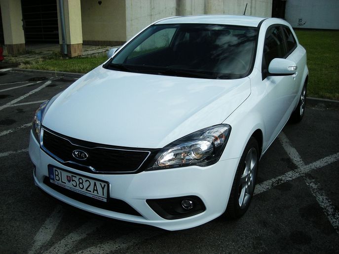 kia-ceed5278g.jpg