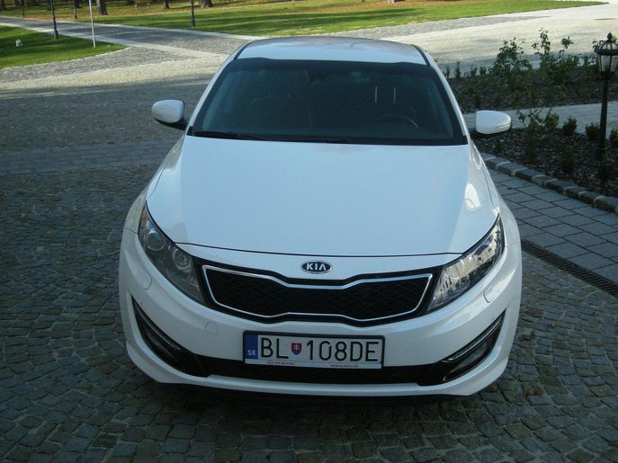 kia-optima-cn7284g.jpg