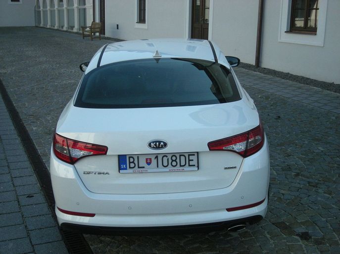 kia-optima-cn7285g.jpg