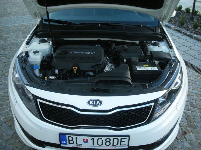 kia-optima-cn7289g.jpg