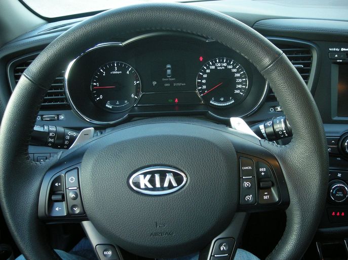 kia-optima-cn7290g.jpg