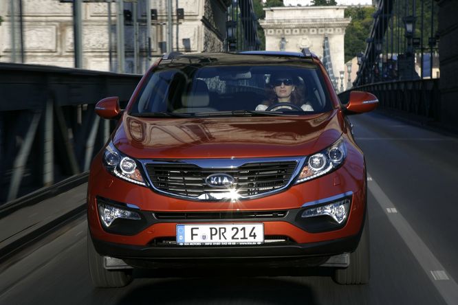 kia-sportage-orange-04g.jpg