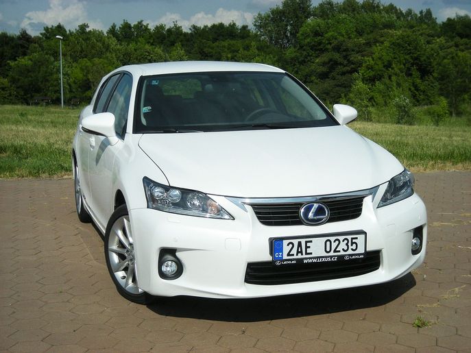 lexus-ct200h-5045-g.jpg