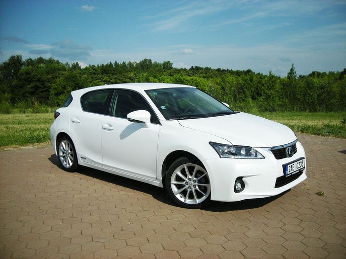 lexus-ct200h-5047-g.jpg