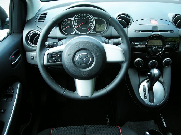 mazda2n5099-g.jpg