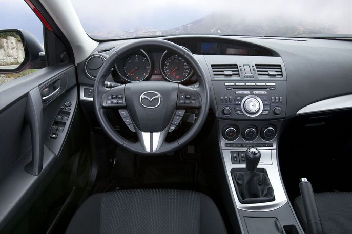 mazda3-2010-sdn-int-01.jpg