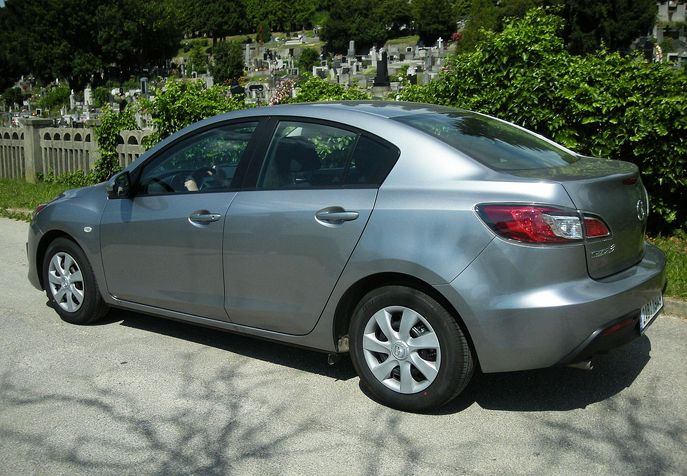 mazda3-sdn5199g.jpg