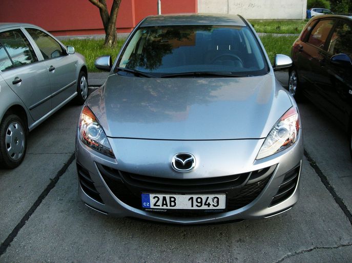 mazda3-sdn5222g.jpg