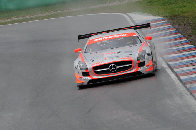 mercedes-benz-sls-amg-gt3-foto-bpa-milan-bydzovsky.jpg