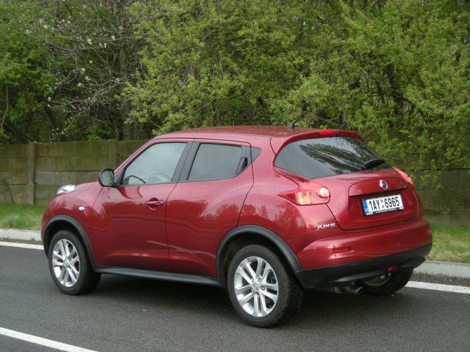 niss-juke4654g.jpg