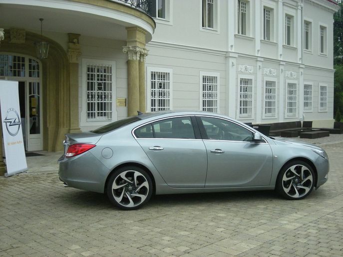 opel-insignia-biturbo-6515g.jpg