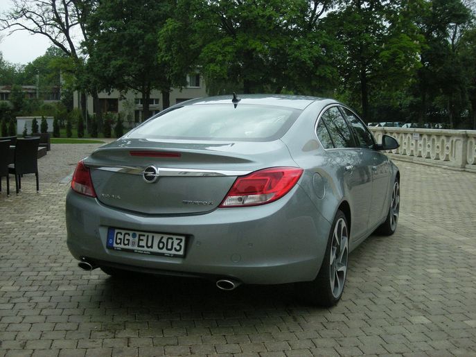 opel-insignia-biturbo-6517g.jpg