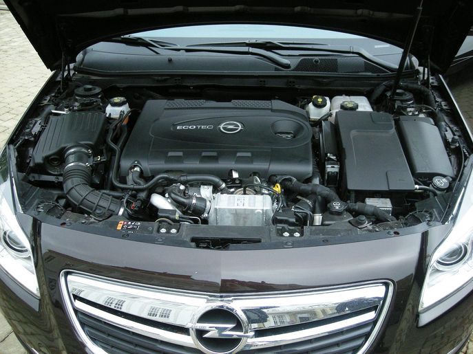 opel-insignia-biturbo-6521g.jpg