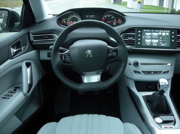 peugeot-308-allure8793-g.jpg