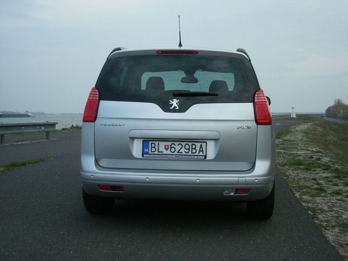 peugeot-5008n5844g.jpg