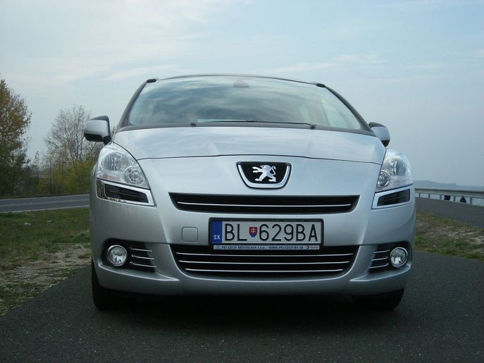 peugeot-5008n5847g.jpg