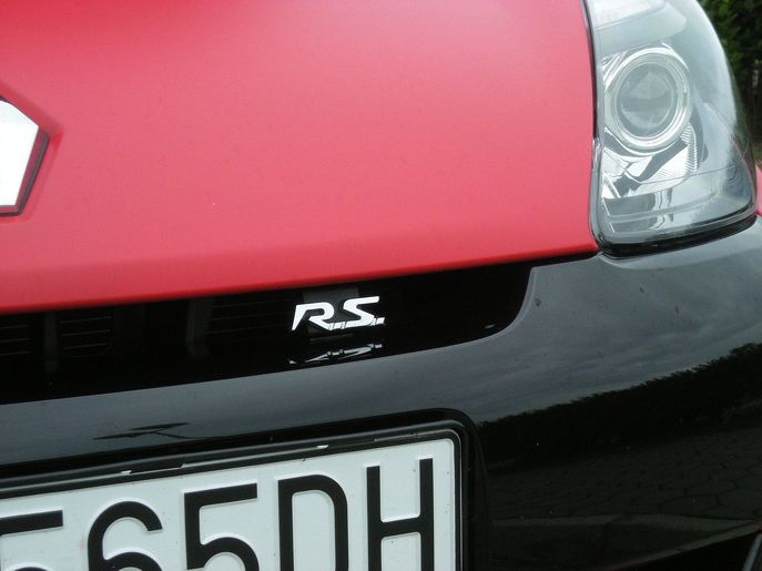 ren-clio-rs6629g.jpg