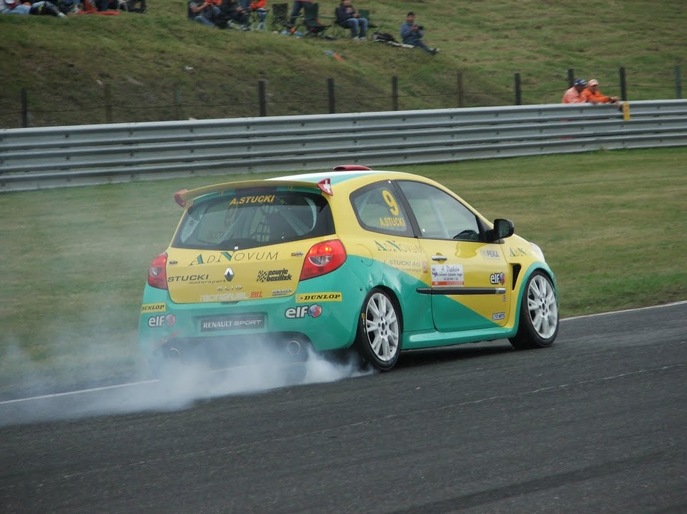 renaultclio.jpg