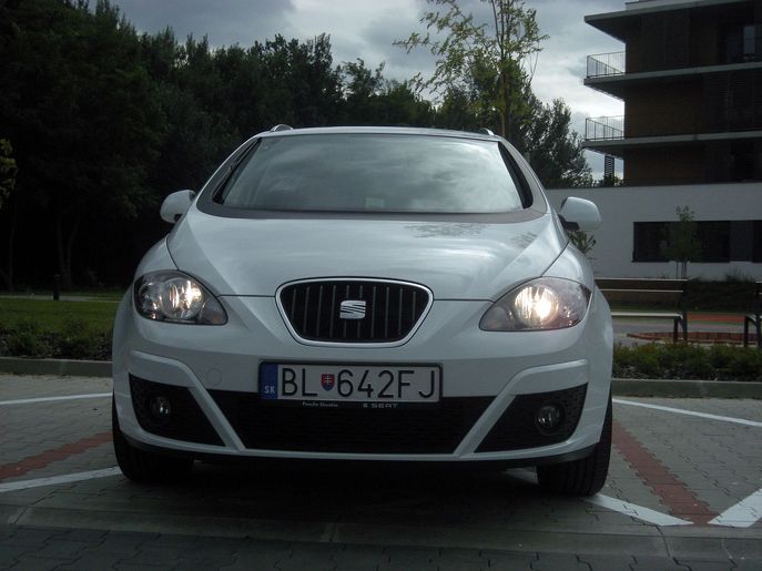 seat-altea-xl8486g.jpg