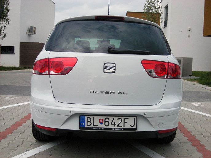 seat-altea-xl8489g.jpg