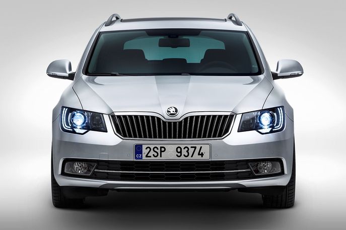 skoda-superb-combi-03g.jpg