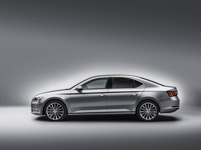 skoda-superb-side-p1-fin.jpg