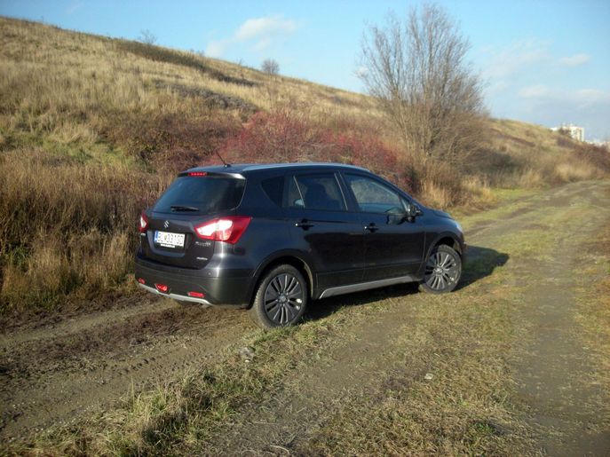 suzuki-sx4-cross8803g.jpg