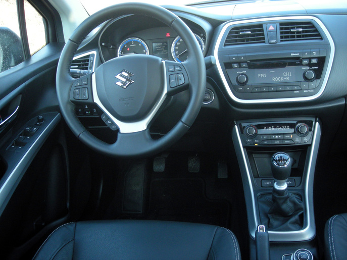 suzuki-sx4-cross8813g.jpg